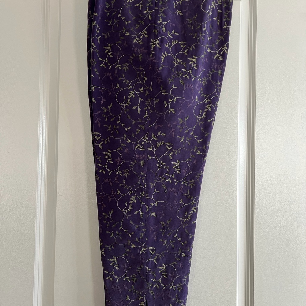 Purple Floral Patterned Capri Pants